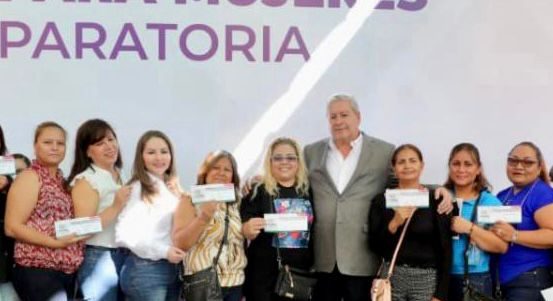 Saltillo apoyará a mujeres a estudiar prepa abierta y carrera profesional