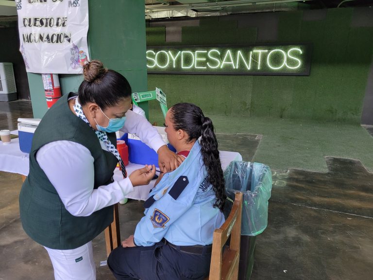 Se benefician trabajadores del Club Santos Laguna con actividades PrevenIMSS