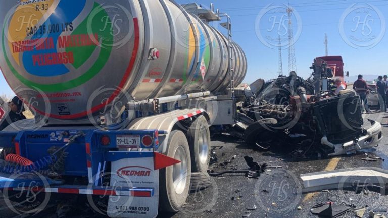 Se registra choque de tráileres en la autopista Saltillo-Torreón