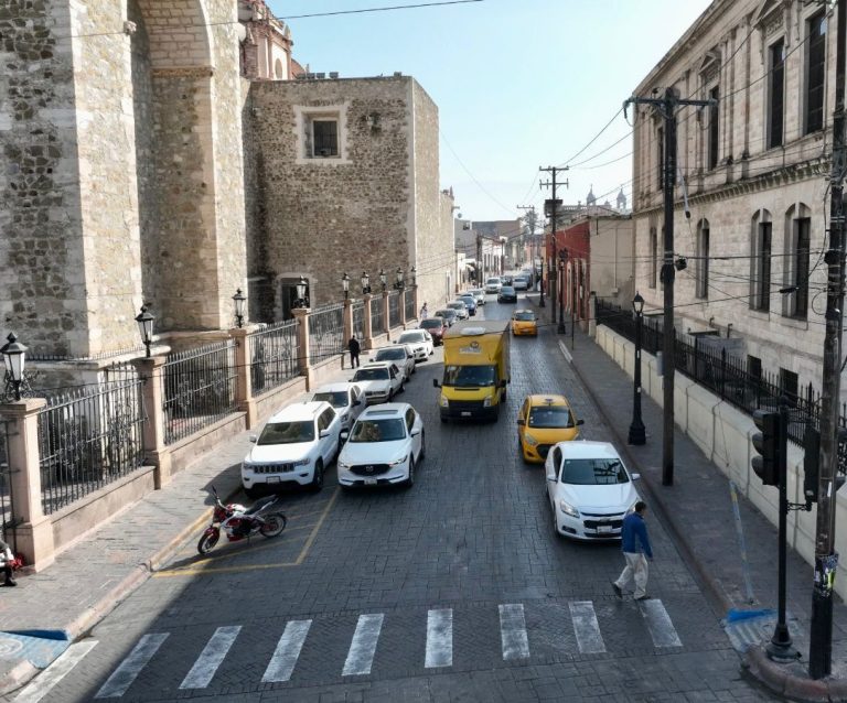 Este lunes cierran circulación en tramos de la calle Juárez