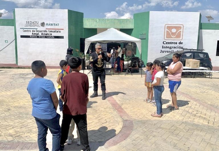 Motociclistas festejan a la niñez en el poniente de Ramos Arizpe 