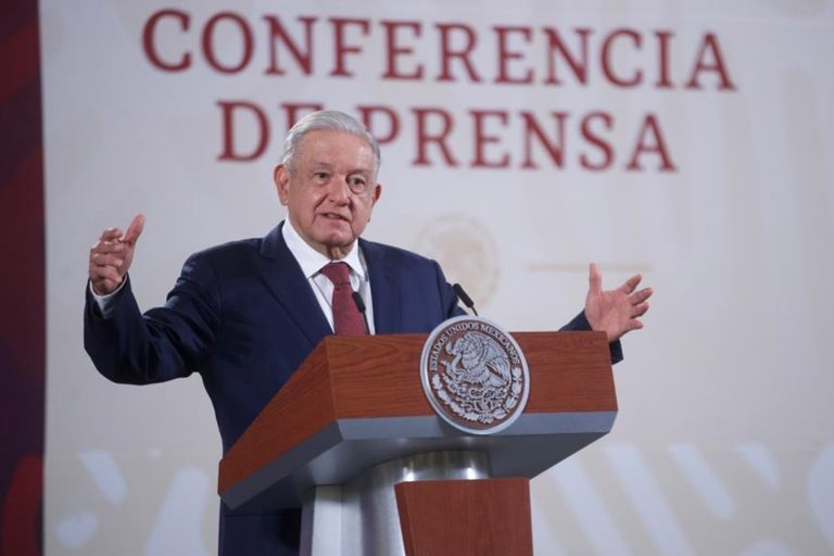 Política de exploración y petroquímica debe continuar: AMLO