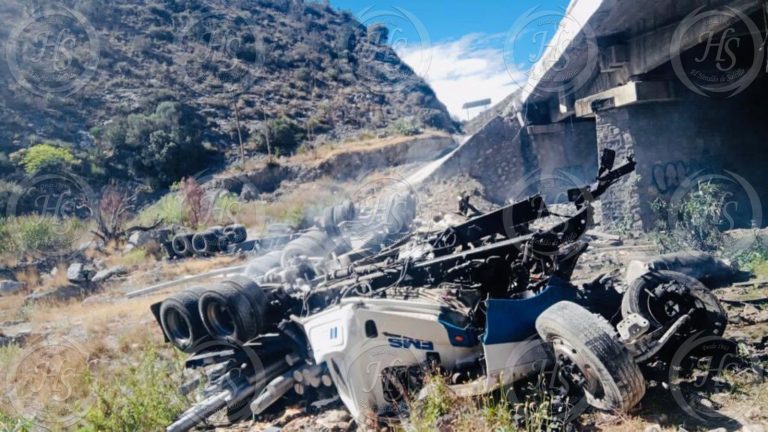 ¡Se salva de milagro! Se queda sin frenos y vuelca en Los Chorros