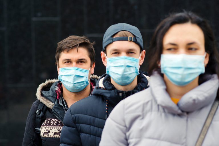 EU declara fin de la emergencia nacional por Covid-19