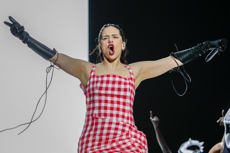 ¿Quién es Rosalía?, la “motomami” española que cantará en el Zócalo