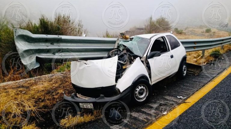 Se va de lleno contra la barrera en Los Chorros; perdió el control debido a la lluvia