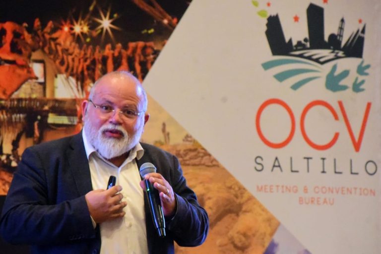 Trae OCV Saltillo a consultor de negocios para brindar conferencia a empresas del sector turismo