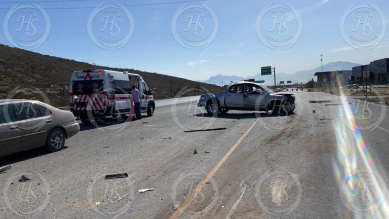 Un muerto y dos heridos en volcadura en la Saltillo-Torreón