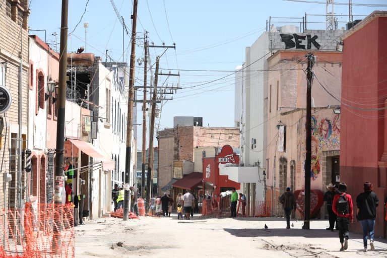 Este martes, retirará Municipio postes y cables de alta en dos tramos peatonales