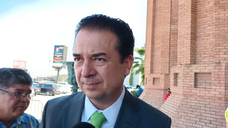 Peligroso se hagan experimentos con los contenidos de libros de texto para alumnas y alumnos de nivel básico: Jaime Bueno