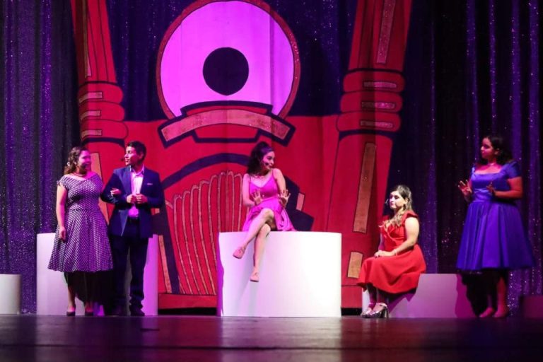 Presentan Normales de Coahuila musical sobre el cine a la mexicana