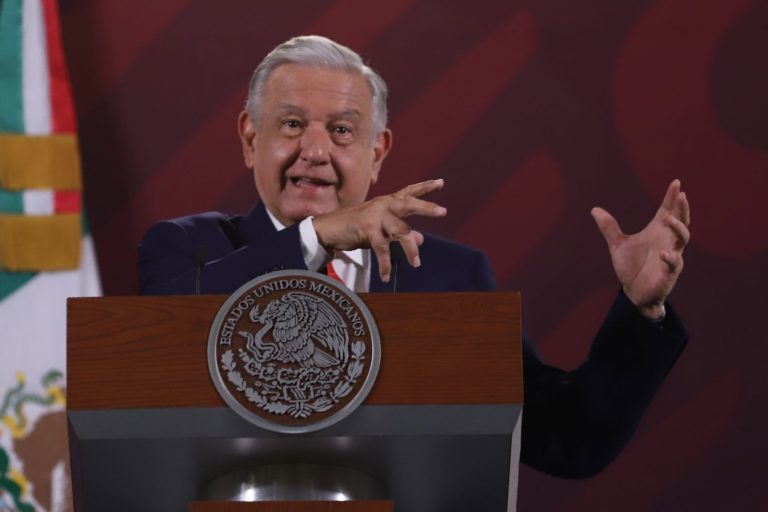 AMLO advierte que ahí viene el “Plan C” de la reforma electoral