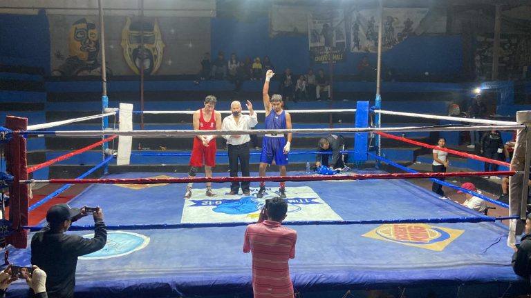 Coahuilenses participan en el torneo ‘Guantes de oro’, en Saltillo