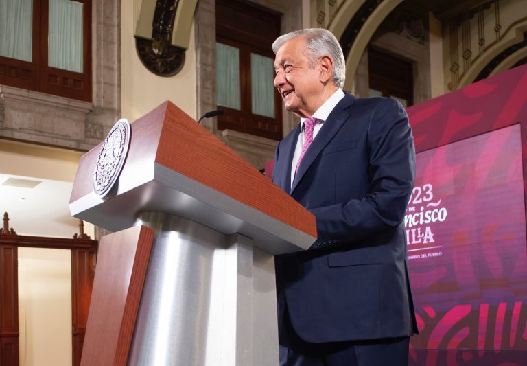 López Obrador confirma que cobra pensión de adulto mayor