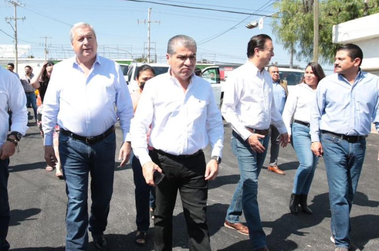 Recorren alcalde y gobernador bulevar al oriente de Saltillo