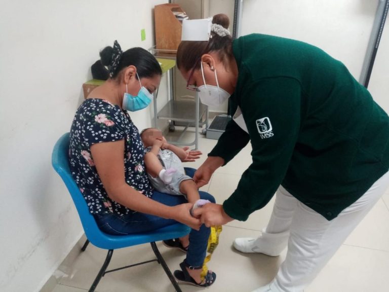 Resalta IMSS Coahuila importancia de vacunación infantil