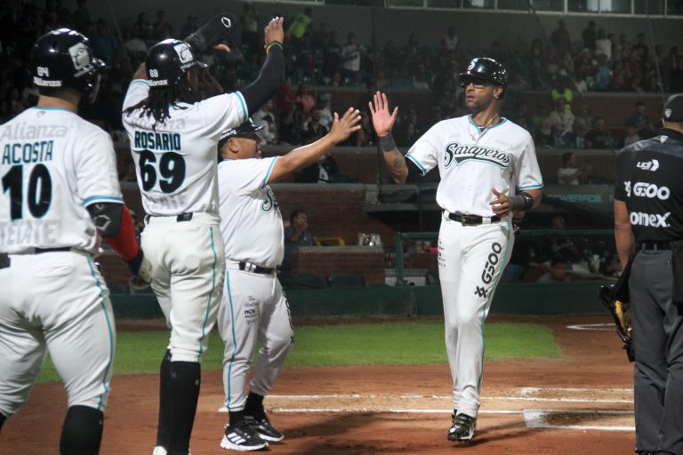 Saraperos vence 4 a 2 a Sultanes en el arranque del Clásico del Norte