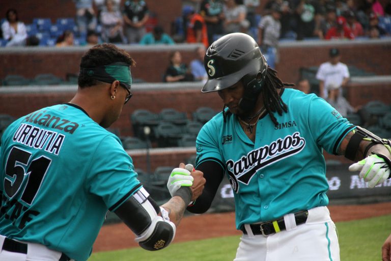 Saraperos derrota 4 a 3 a Leones de Yucatán en juegazo en el primero del doble juego  