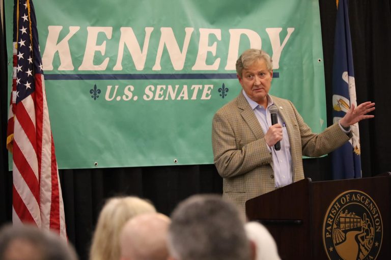 “Sin EU, mexicanos comerían comida para gato”, dice senador Kennedy