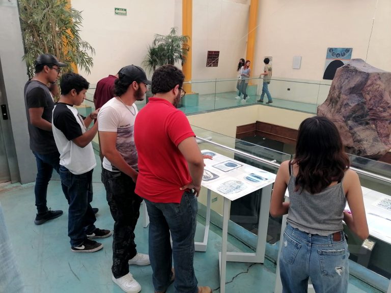 Alumnos y docentes de FIME Monclova de la UA de C visitan museos con “Lobo Tours”