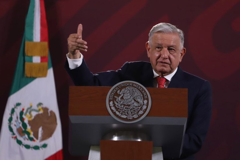 AMLO felicita a Manolo Jiménez y Delfina Gómez por virtual triunfo