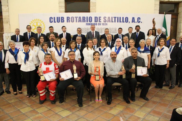 En Saltillo, entregan Presea Rotaria a ciudadanos por su labor altruista