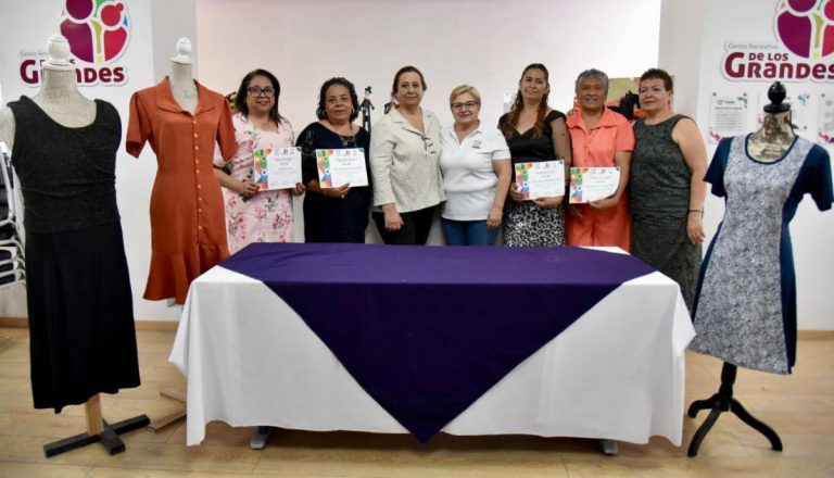 Gradúa DIF Saltillo 248 alumnas y alumnos de talleres laborales y artísticos