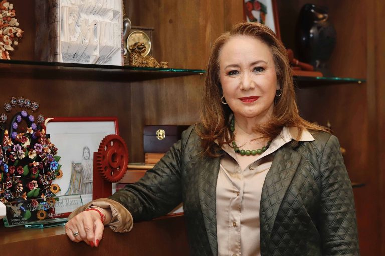 Jueza dictamina que ministra Yasmin Esquivel no plagió su tesis