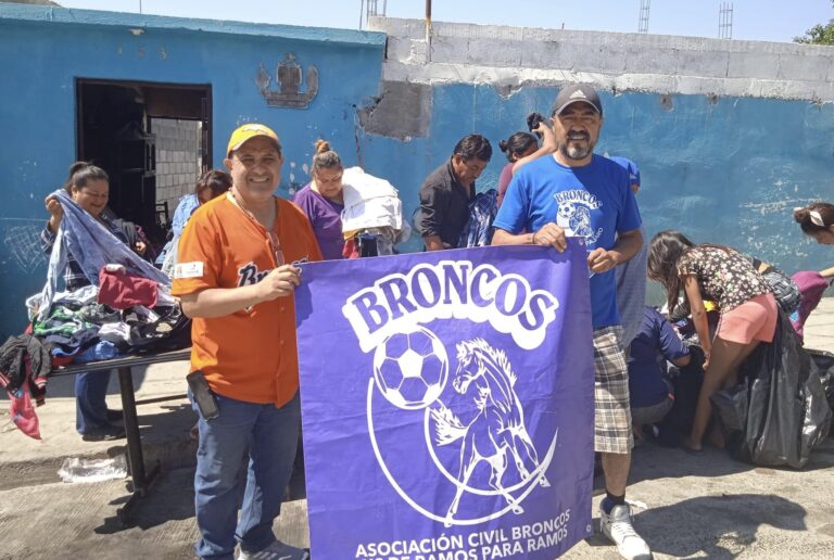 Llevan apoyos a familias en colonia Cañadas del Mirador