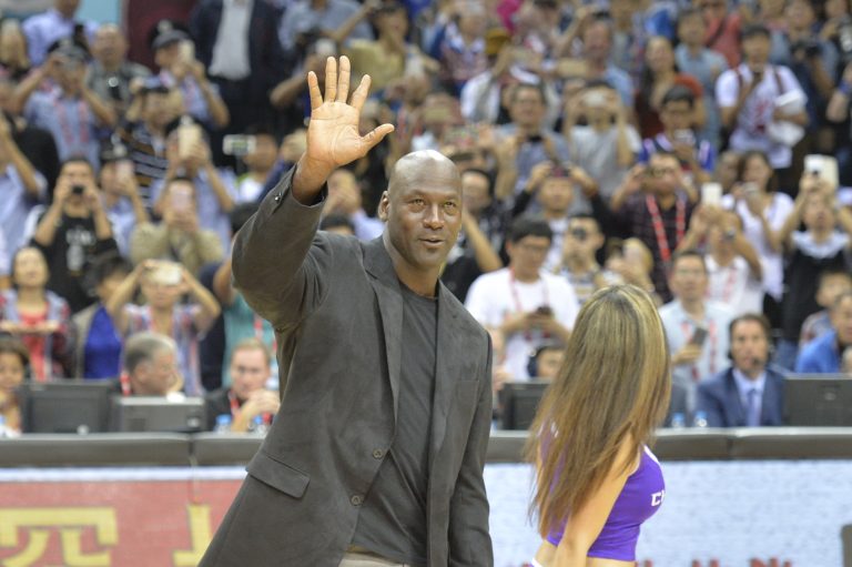 Michael Jordan vende a los Charlotte Hornets tras 13 años de ser propietario