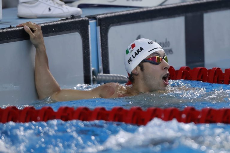 Nadador coahuilense Miguel de Lara gana Oro en los JCC San Salvador 2023