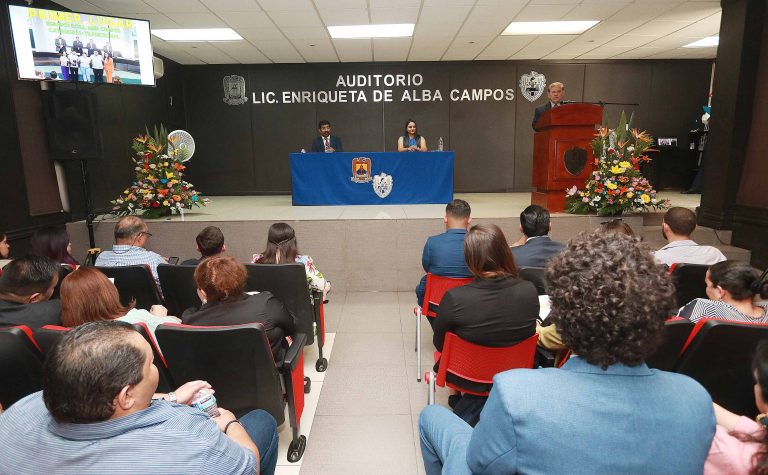 Reconocen a alumnos de la FCA US por sus logros en el XVI Maratón Regional de Conocimientos y en la XVII Expo Regional Emprendedora de ANFECA