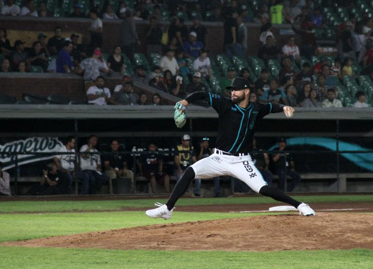 Sultanes vence 5 a 4 a Saraperos en trepidante duelo para llevarse clásico  