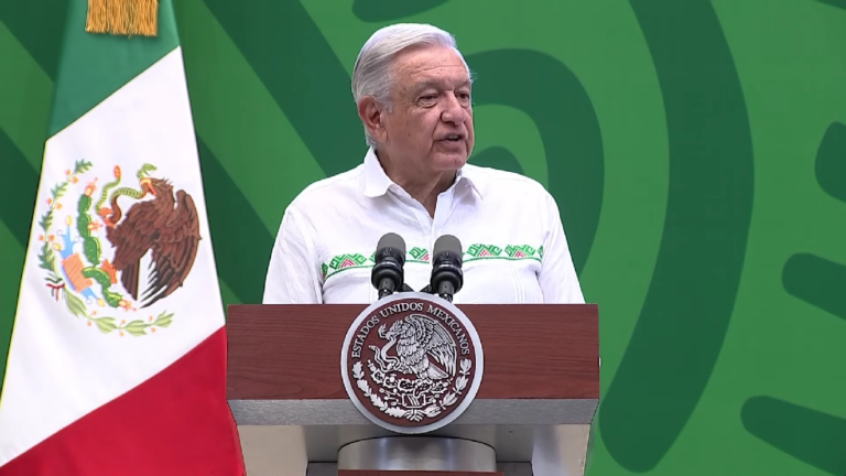 “Me quieren silenciar”, acusa AMLO sobre medidas del INE