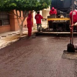 Continúan labores de bacheo y señalética en las calles de Torreón3