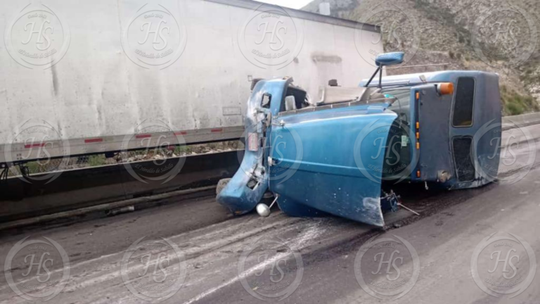 Caos vial sobre la 57 por la volcadura de un transporte de carga