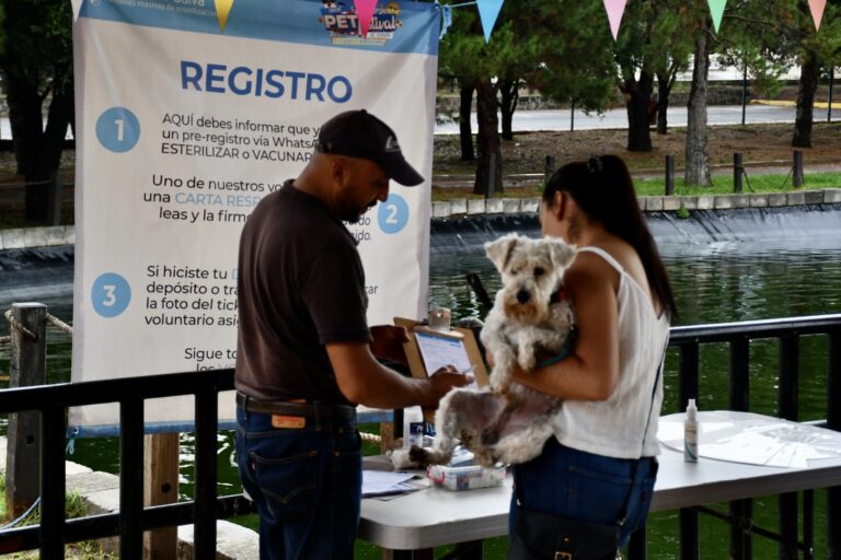 Saltillenses responden a llamado para la atención de mascotas