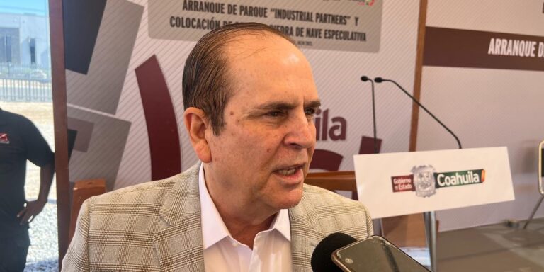 Mantiene Gobierno federal detenidos 32 proyectos de energía limpia en Coahuila