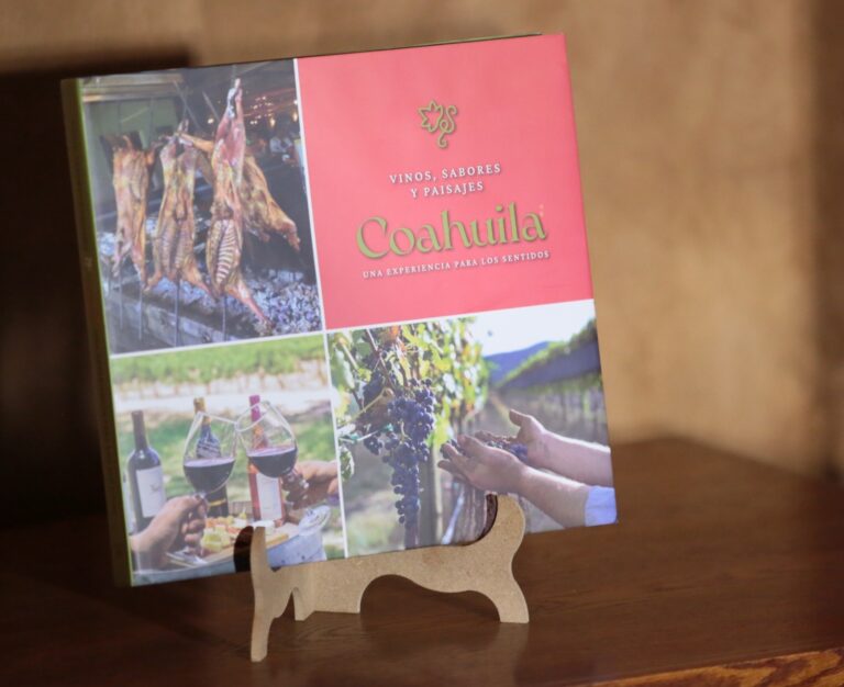 Presentan libro ‘Vinos, Sabores y Paisajes de Coahuila: una Experiencia para los sentidos’