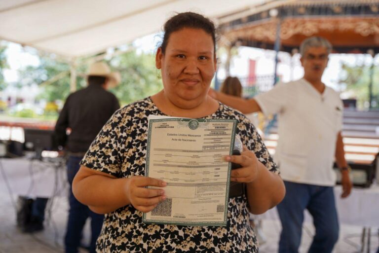 Se benefician familias ramosarizpenses con expedición gratuita de documentos