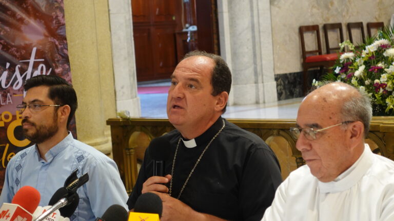 Anuncian actividades en Catedral de Santiago por novenario en honor al Santo Cristo de la Capilla 