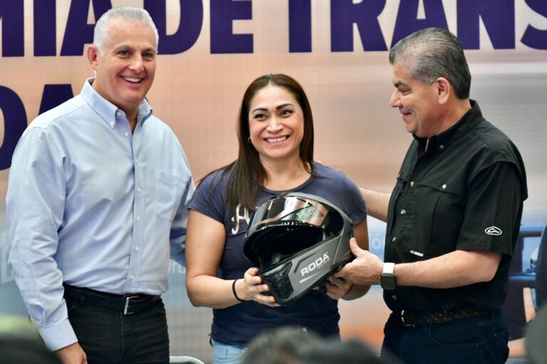 Miguel Riquelme y Román Cepeda ponen en marcha la Academia de Tránsito de Torreón