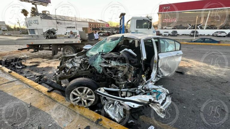 Muere hombre tras fuerte choque; manejaba en sentido contrario en el V. Carranza