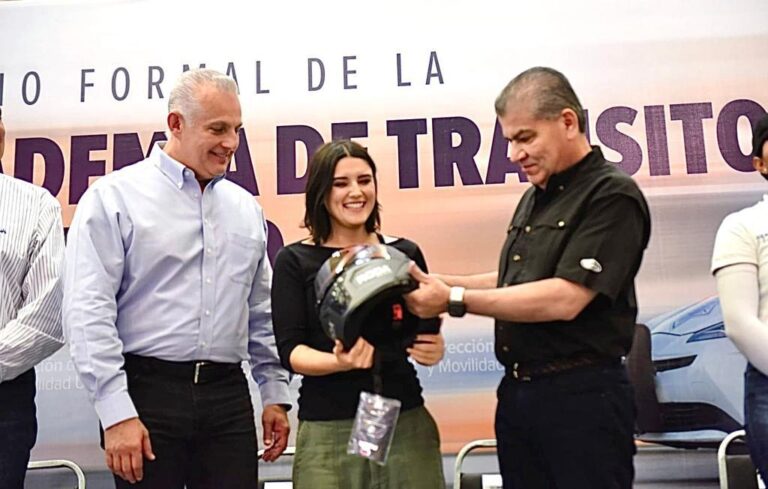 Román Cepeda da inicio formal a la Academia de Tránsito y Vialidad en Torreón