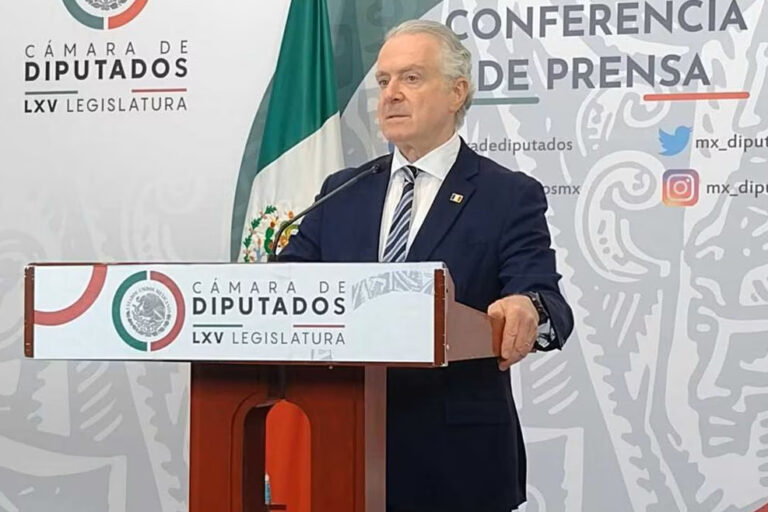 Acusa López Obrador que Poder Judicial busca a Creel para mantener privilegios