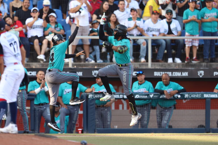 Saraperos apalea 14 a 8 a Sultanes con poderosa ofensiva y se lleva la serie 