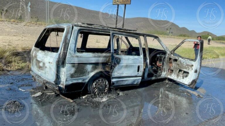 Se les incendia su camioneta y queda en cenizas