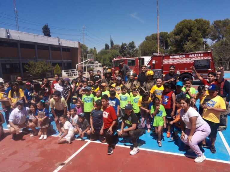 Aprenden niños primeros auxilios con Bomberos de Saltillo