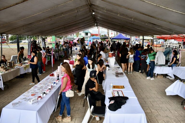 Responden saltillenses al “Mercado Joven” 