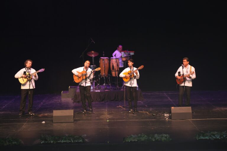 Festeja UTT a los adultos mayores con el concierto Escuchando El Ayer 2023